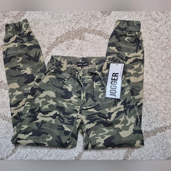 NWT Small Almost Famous Camo Jogger - Picture 4 of 5